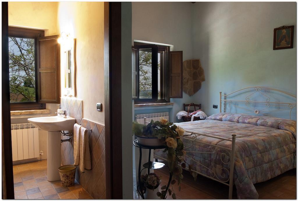 Colmurano Il Casale Di Aurora Country House الغرفة الصورة
